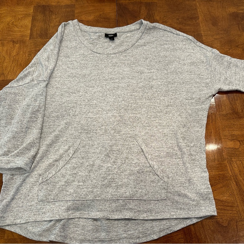 Women’s Mossimo Gray Lightweight Sweater